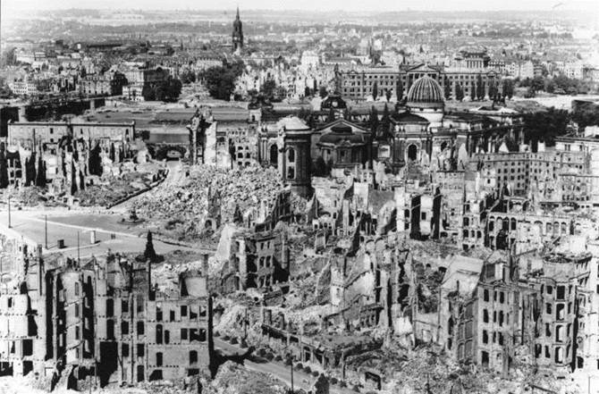 File:Bundesarchiv Bild 146-1994-041-07, Dresden, zerstrtes Stadtzentrum.jpg