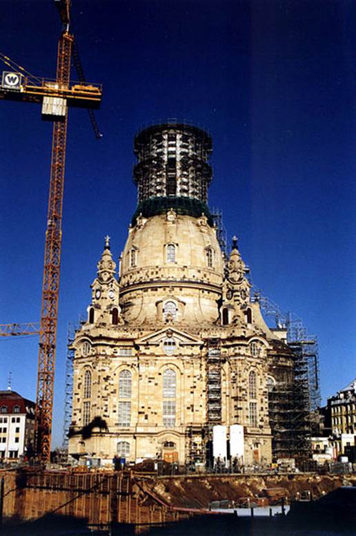 File:Frauenkirche Dresden Dezember 2003.jpg